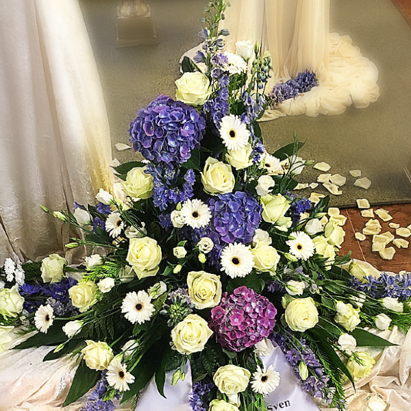 Trauergesteck G 20 blau-weiß